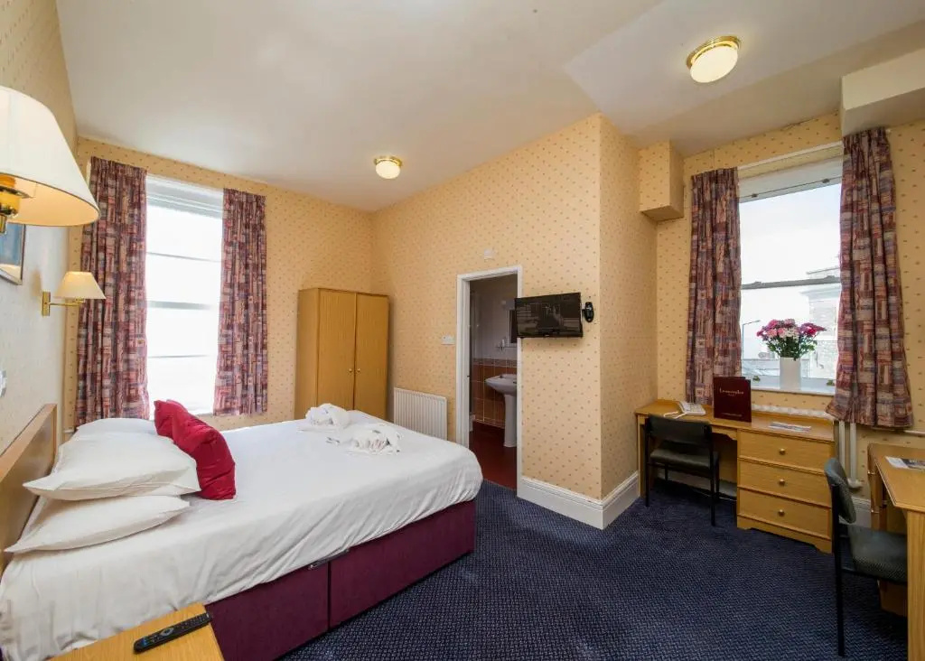 Standard Double room with sea view (full double bed)