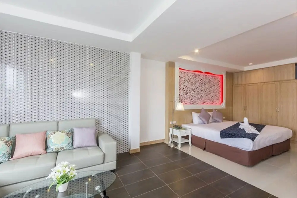 Triple Three Patong - Chambres