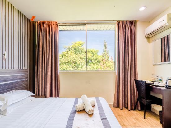 Goldenhill Hotel