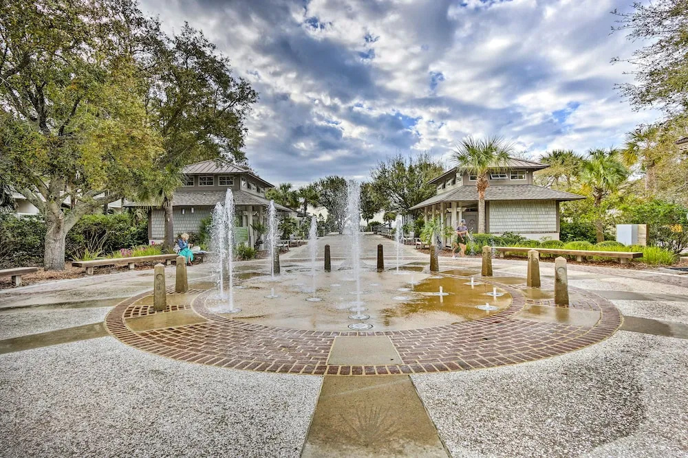 Ocean Views + Pool Access: Hilton Head Getaway
