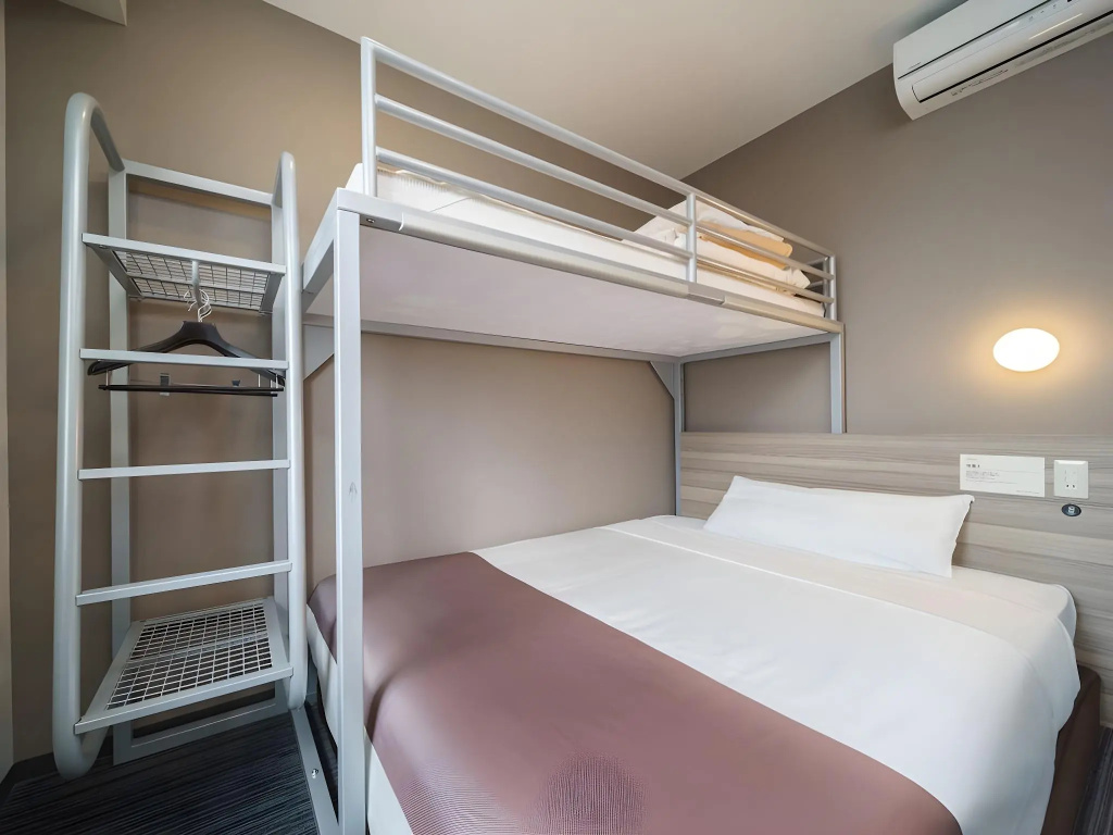 Super Hotel Yokohama Kannai — 4