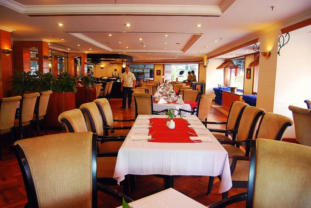 Surabaya Suites Hotel Powered by Archipelago - Général