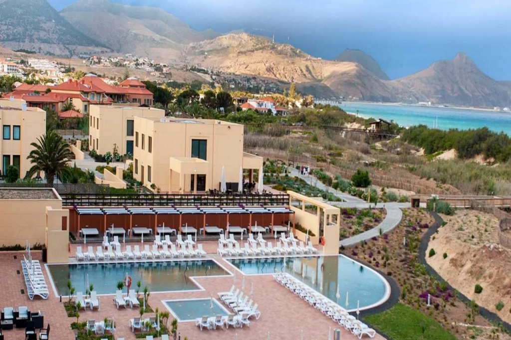 Beach & Waterfront