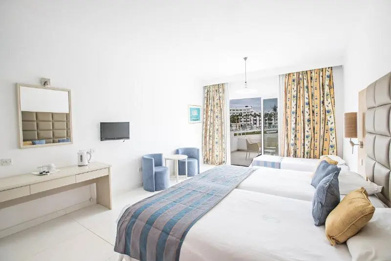 Odessa Beach Hotel - Chambres