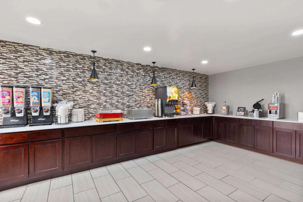 La Quinta Inn & Suites by Wyndham Goodlettsville - Nashville - фото 18