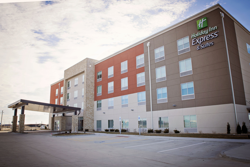 Holiday Inn Express & Suites Sterling by IHG
