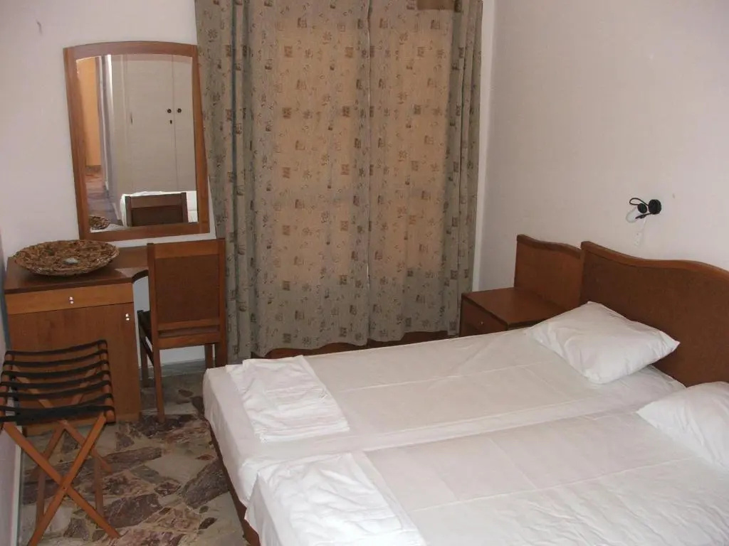 Standard Double room with city view (full double bed)