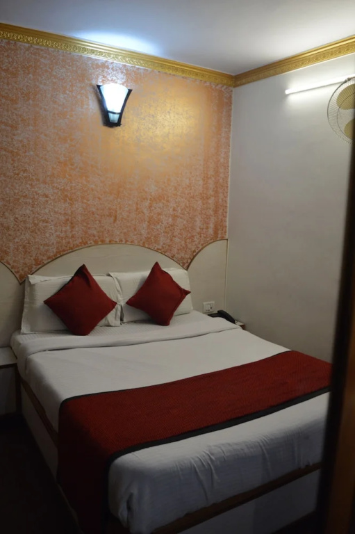 Standard room with mountain view