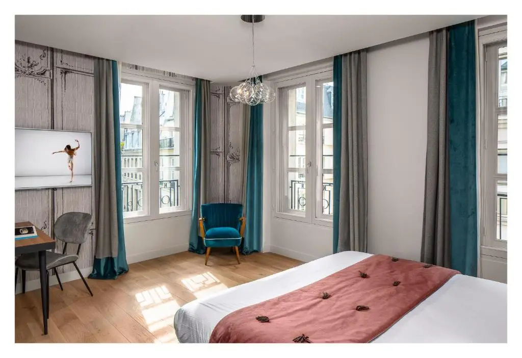 Lyric Hotel Paris 90