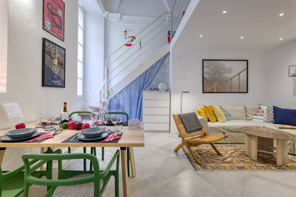 Voir la photo 4 — Two Levels Apt In Historical Building