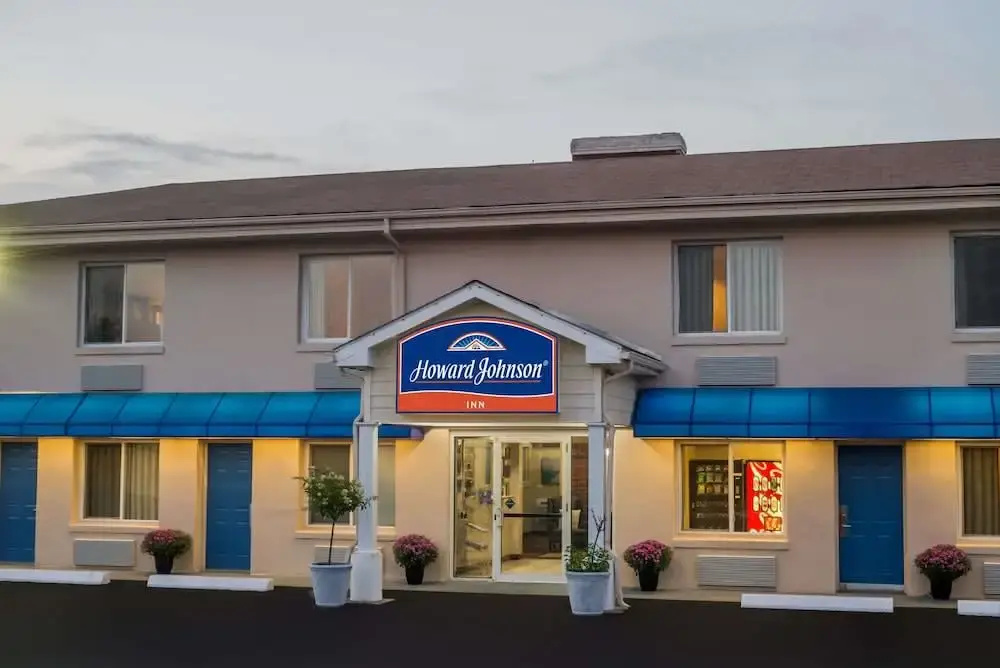 Howard Johnson Express - Springfield