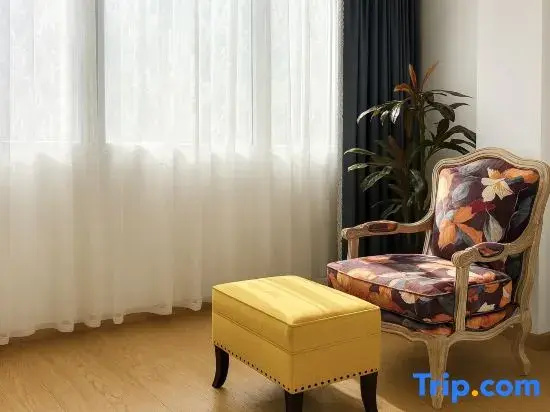 Suite with garden view