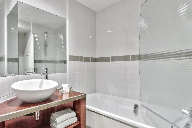 Golden Tulip CDG Airport Roissy - Chambres