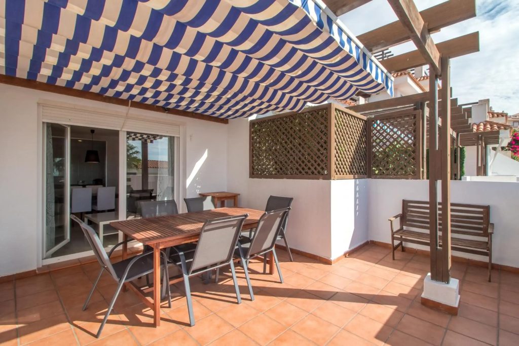 Apartamento con piscinas y muy cerca de la playa