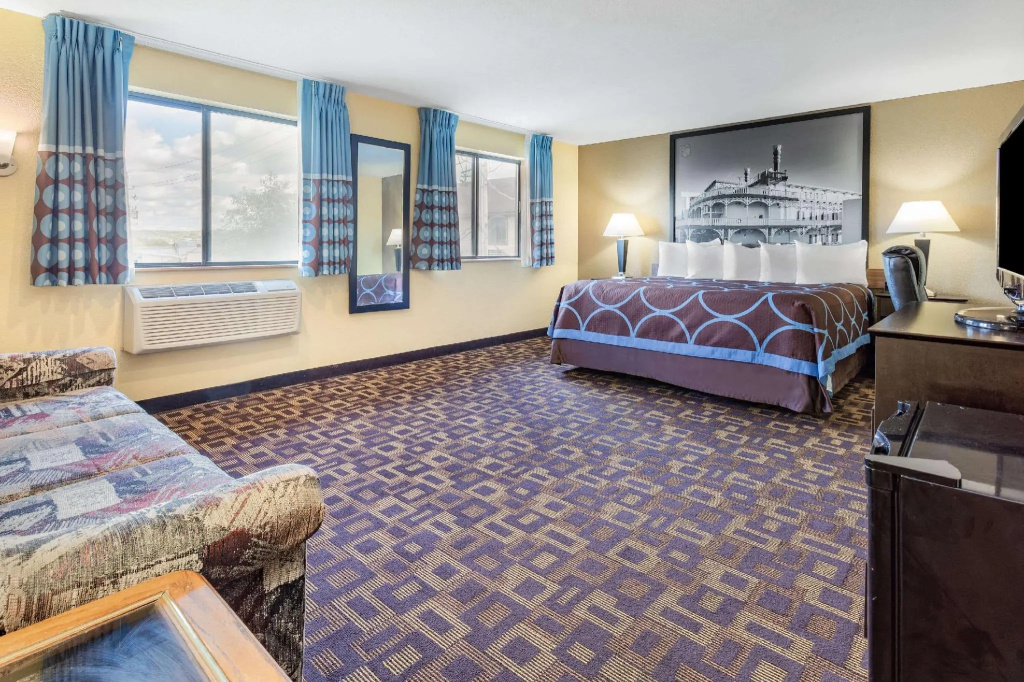 Double Suite (full double bed)