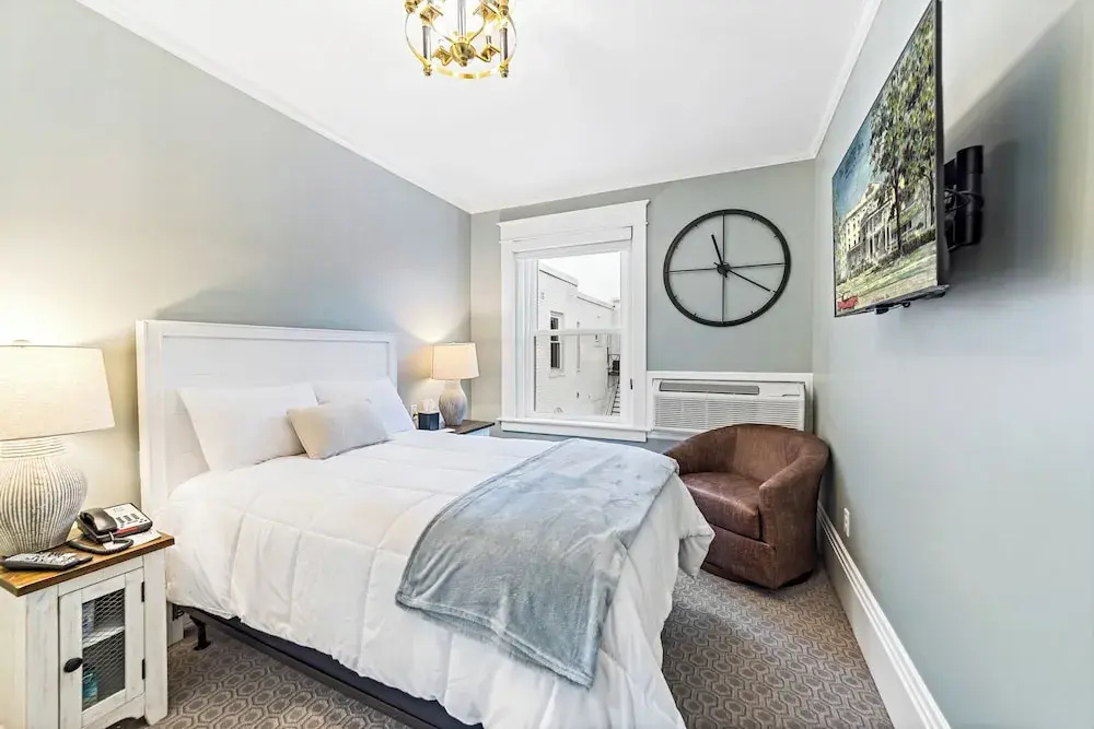 Standard Double room (full double bed)