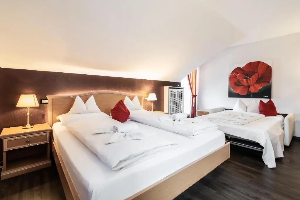 Standard Triple room