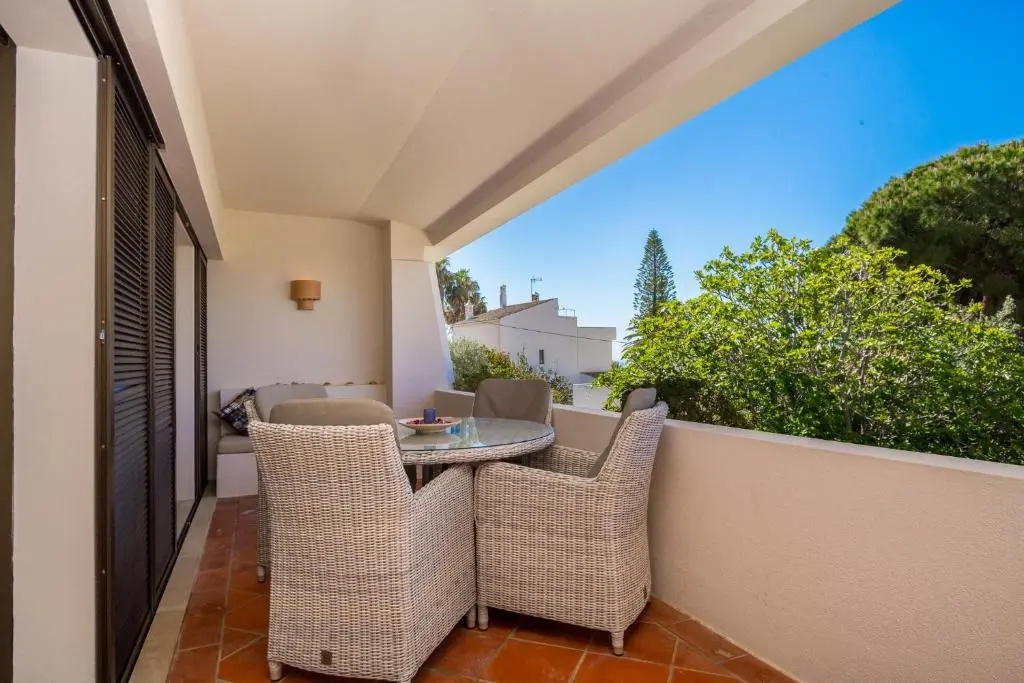 Balcony & Terrace