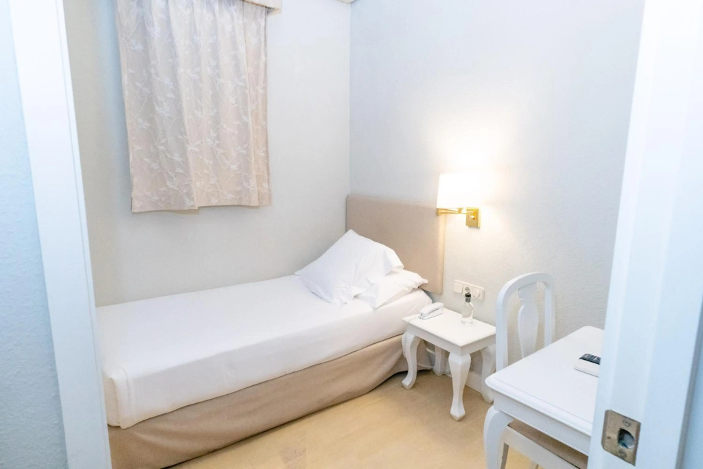Hotel Niza — 5