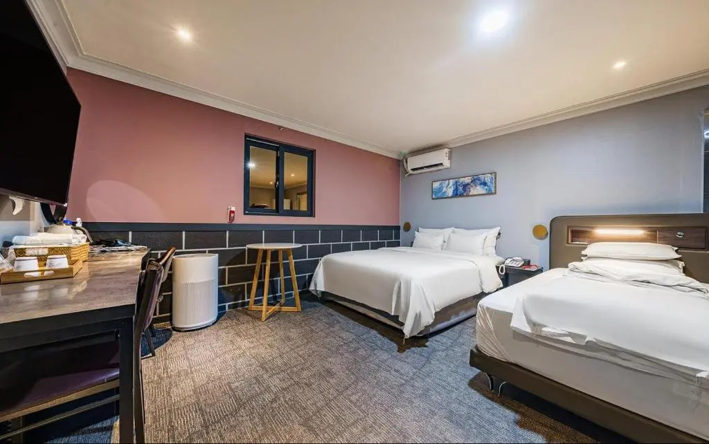 Deluxe Double room (twin beds)