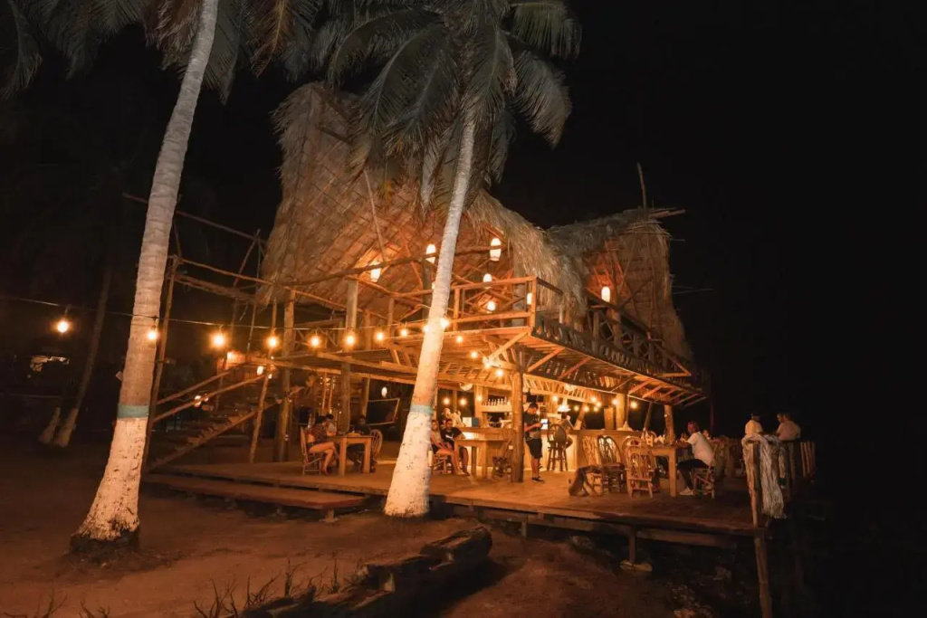 La Playita Hotel
