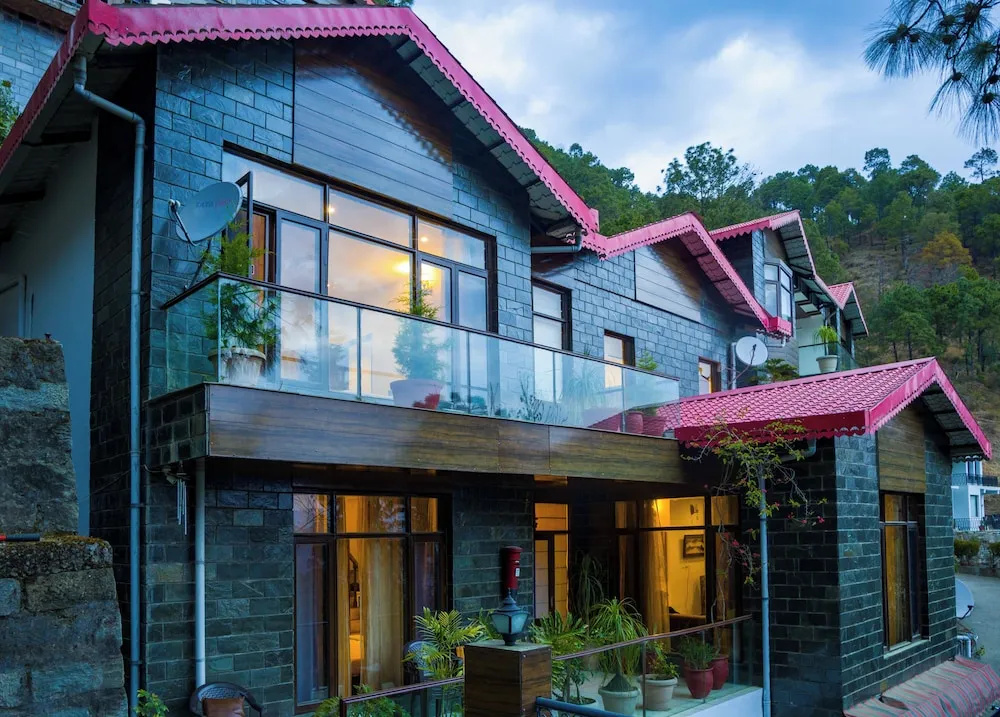 Alaya Stays Kasauli Woods Cottage 3 BHK