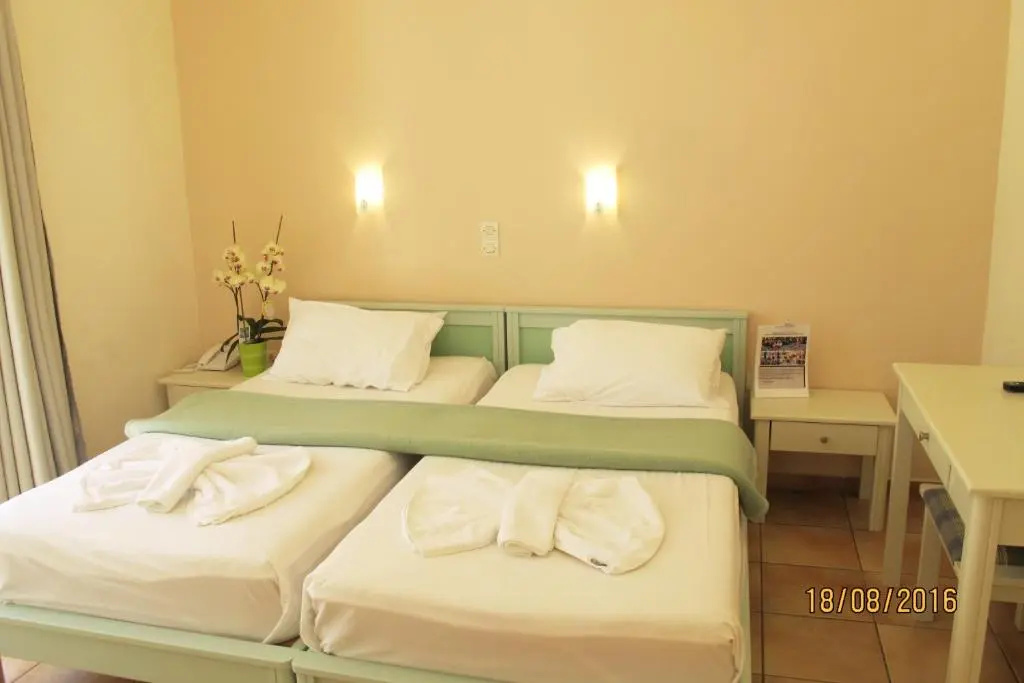 2 Bedrooms Apartment