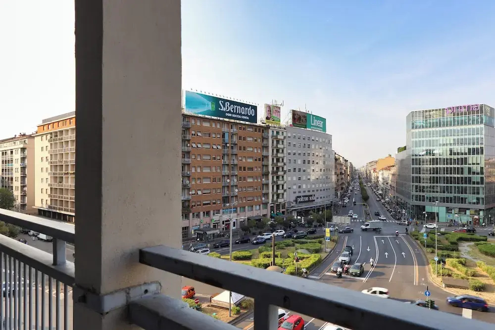 JOIVY Elegant flat in Corso Buenos Aires