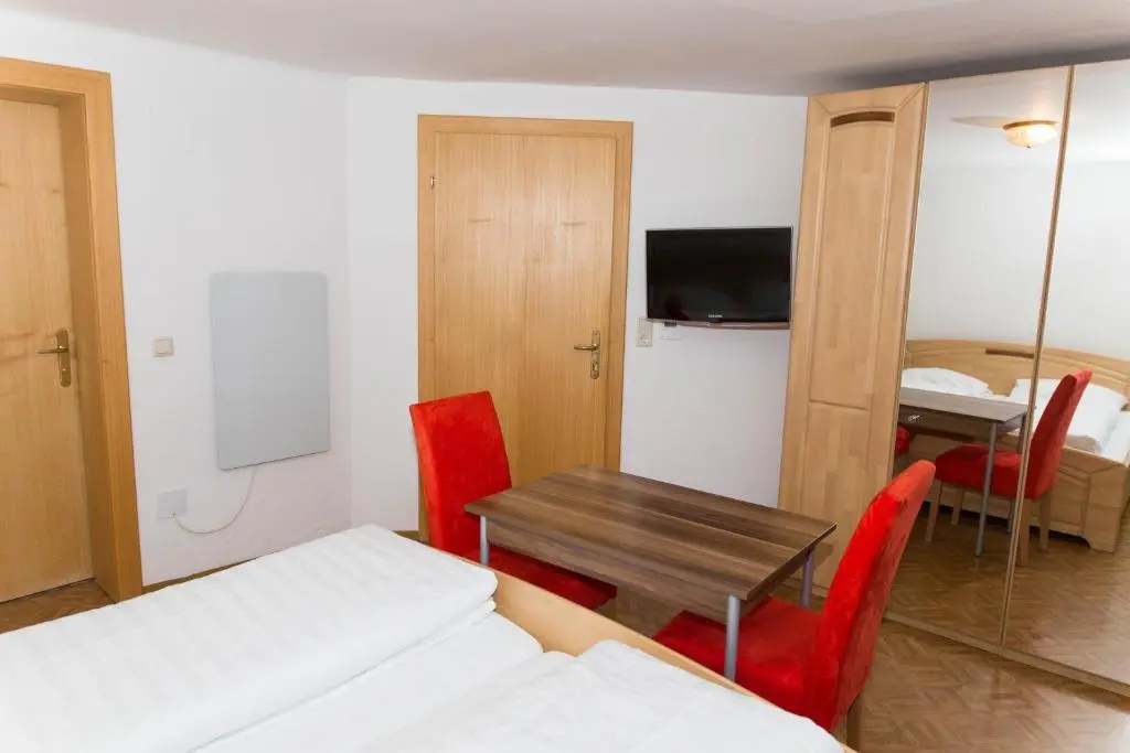 Economy room