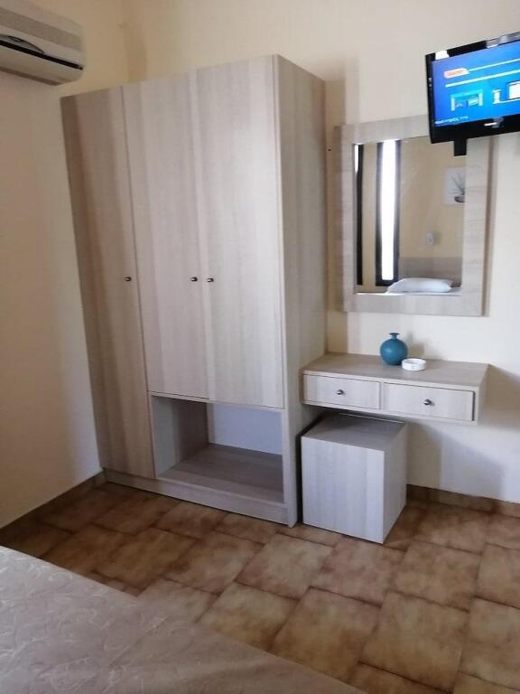 gallery_image_hidden_9