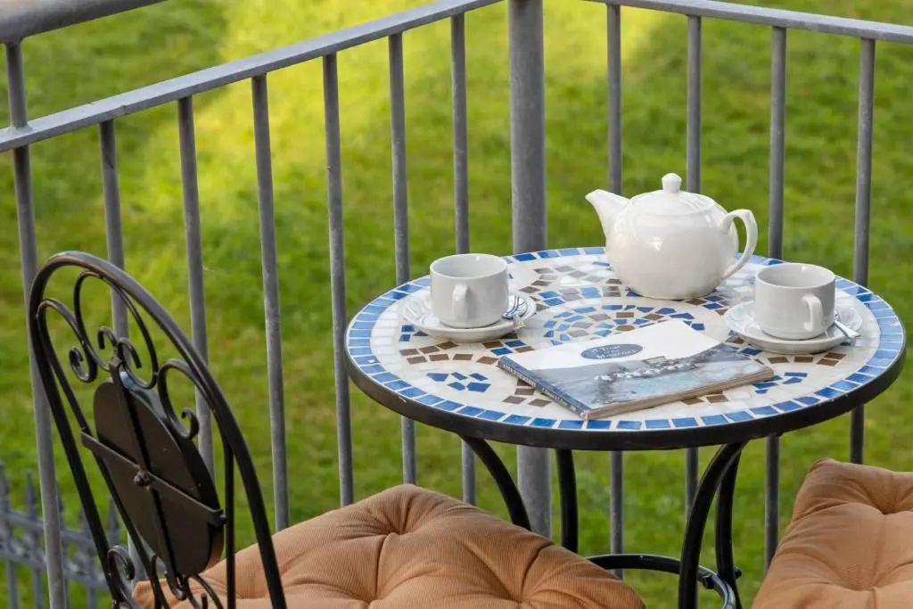 Balcony & Terrace