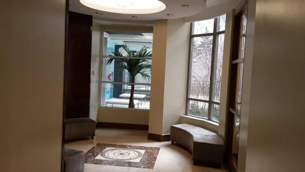 2 Bedroom 1 Bathroom Prime Location in Mississauga