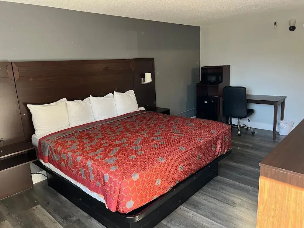 Roseville Inn