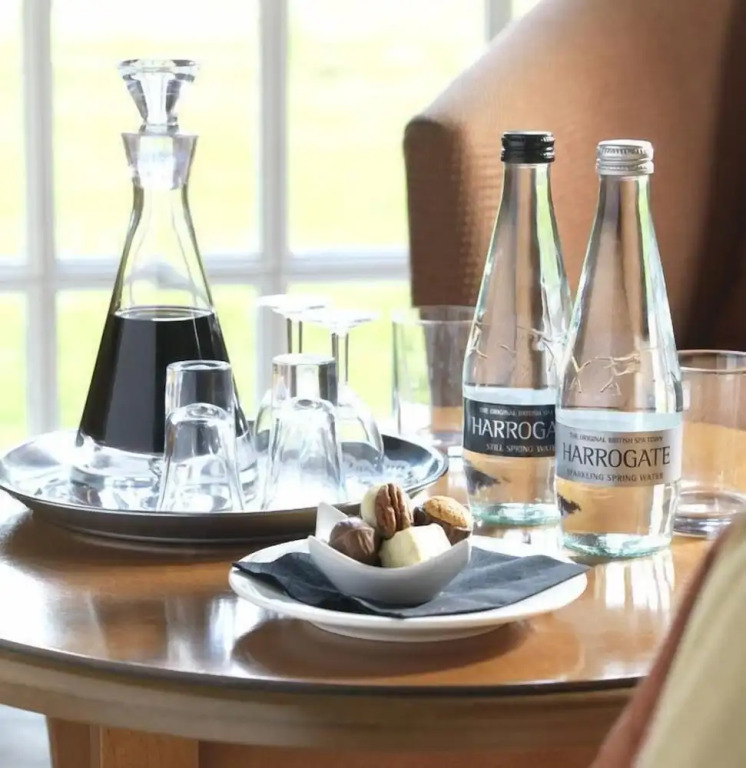 標準雙人房，配有大床