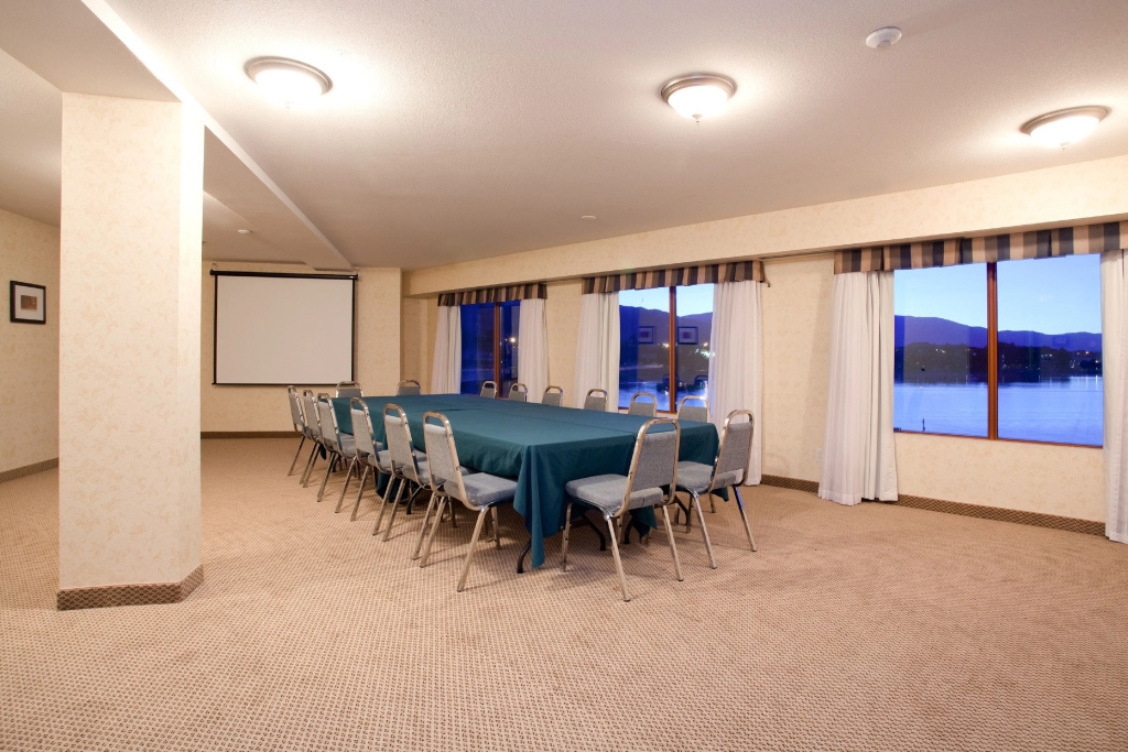 Holiday Inn Hotel & Suites Osoyoos by IHG - Général