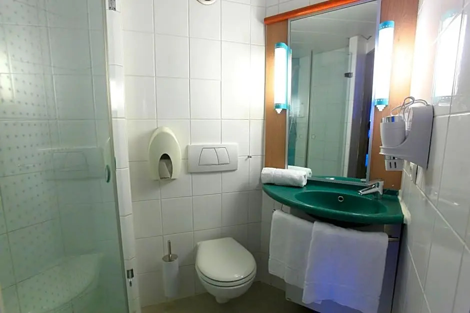 Brit Hotel Calais - Chambres