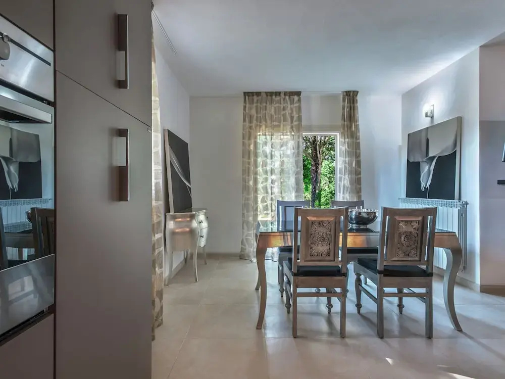 Plush Villa Apartment in Tavullia with Hot Tub - фото 9