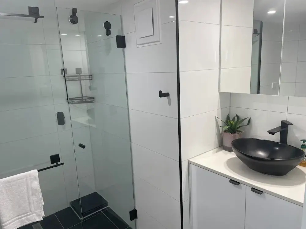1 Bedroom Apartment with partial view