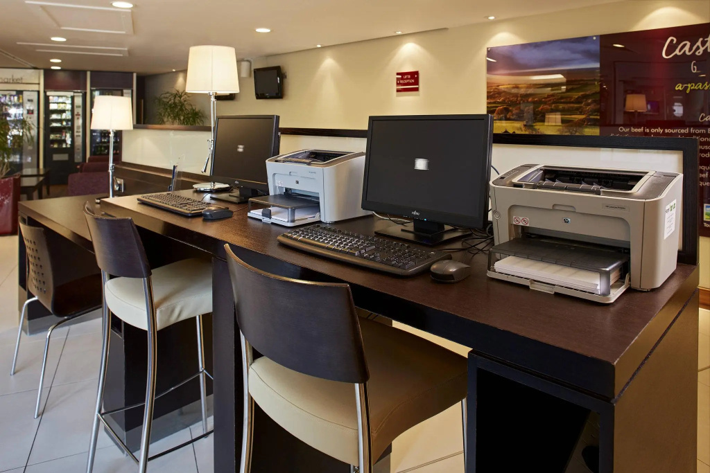 Courtyard by Marriott London Gatwick Airport - Général