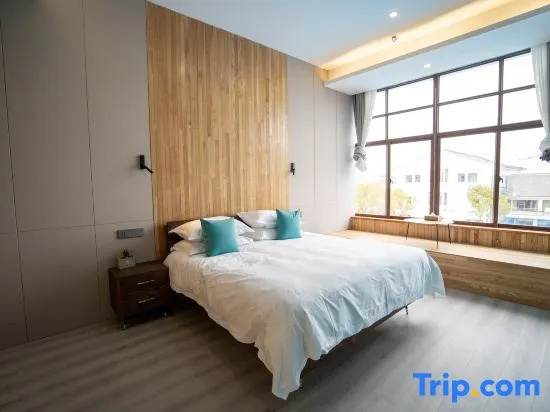 Double Suite with view (full double bed)
