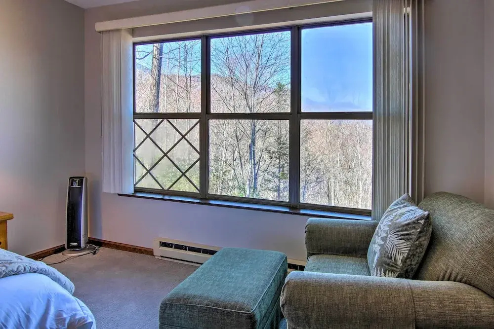 Furnished Deck + Mtn Views: Burnsville Cabin! - фото 7