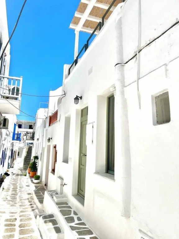 aniko suites White Alley