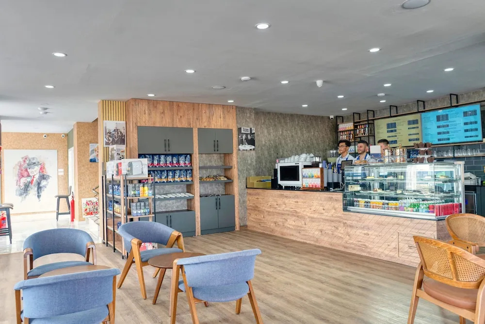 Food & Beverage
