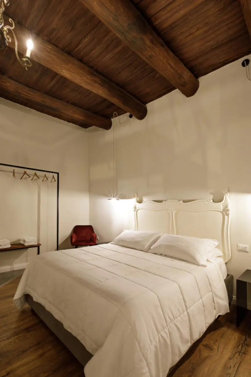 Classic Double room (full double bed)