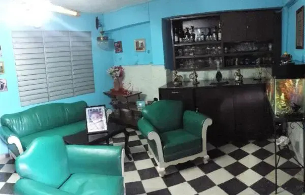 Fernandez and Friends Rooms