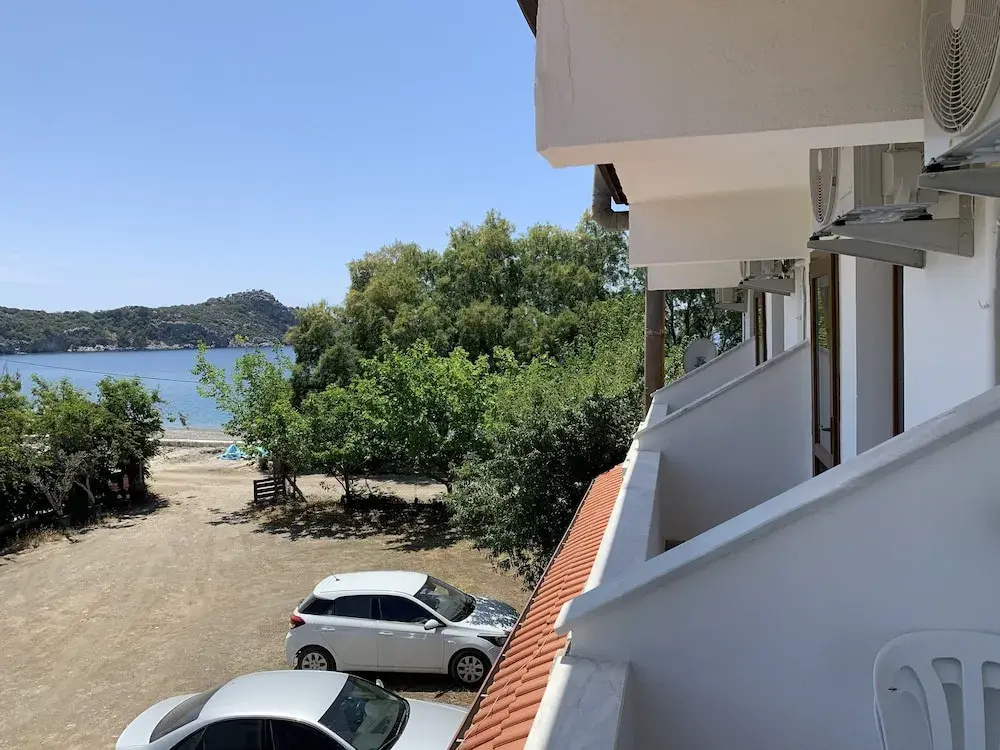 Standard Double room with balcony (full double bed)