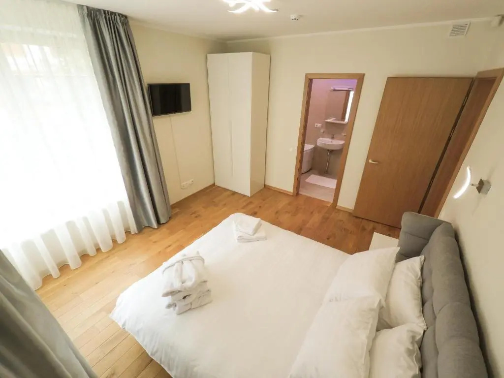 1 Bedroom Comfort Basement Apartment