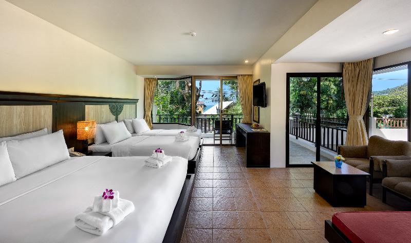 Четырёхместный номер Grand Deluxe в Patong Lodge Hotel