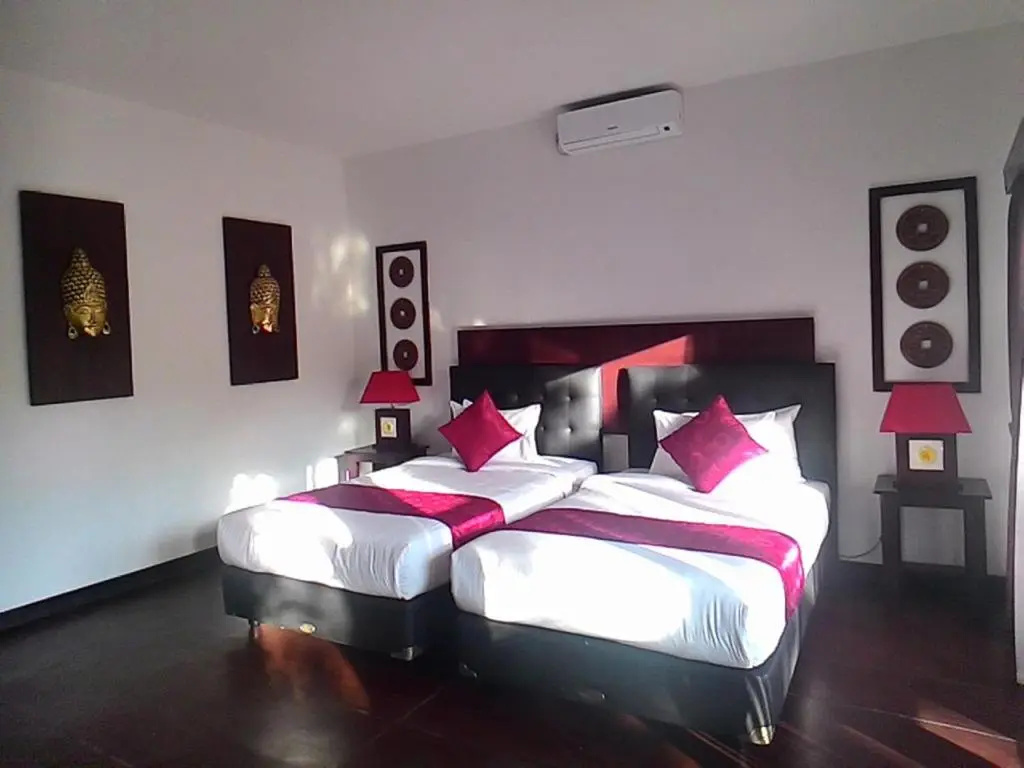Deluxe Double room (full double bed)