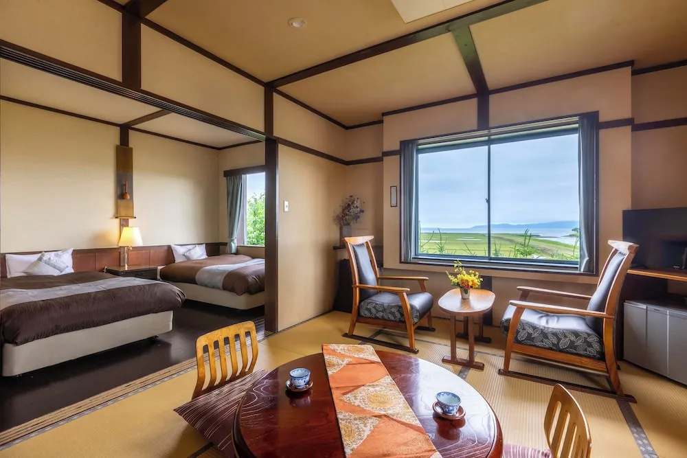 Deluxe Double room with lake view (twin beds)